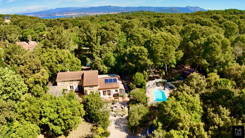 Maison provençale LE BRUSC 954000€ MG IMMO Maison provençale LE BRUSC 954000€ MG IMMO